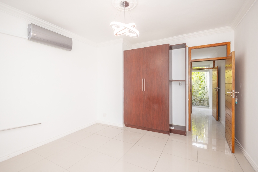 6 Bedroom Property for Sale in Fairway Heights Western Cape